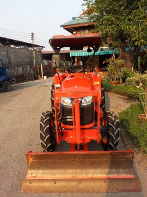 คูโบต้า L3208 SP 4 WD ใบมีดตราช้าง ทำงาน 306 ชั่วโมง เล่มทะเบียนพร้อม จด พ.ค.2557