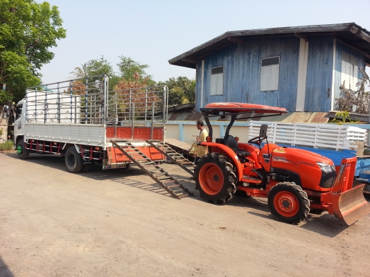 คูโบต้า L3208 SP 4 WD ใบมีดตราช้าง ทำงาน 306 ชั่วโมง เล่มทะเบียนพร้อม จด พ.ค.2557