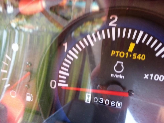 คูโบต้า L3208 SP 4 WD ใบมีดตราช้าง ทำงาน 306 ชั่วโมง เล่มทะเบียนพร้อม จด พ.ค.2557