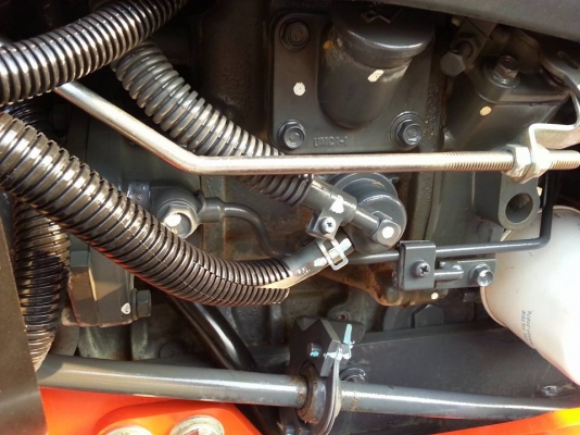 คูโบต้า L3208 SP 4 WD ใบมีดตราช้าง ทำงาน 306 ชั่วโมง เล่มทะเบียนพร้อม จด พ.ค.2557