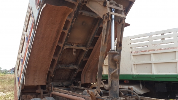 ขายด่วน HINOFM3HNLD 195แรงสองเพลาดั้มสภาพพร้อมใช้ราคาเบาๆโทร0856842587