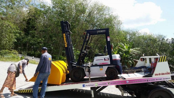 แหล่งรวมรถโฟลค์ลิฟท์งาเทฮิ้งค์ฟอร์คภาคตะวันออกสำหรับตักก้อนยางพารายางถ้วยและขี้ยาง แหล่งรวมรถโฟลค์ลิฟท์งาเทฮิ้งค์ฟอร์คภาคตะวันออกสำหรับตักก้อนยางพารายางถ้วยและขี้ยาง