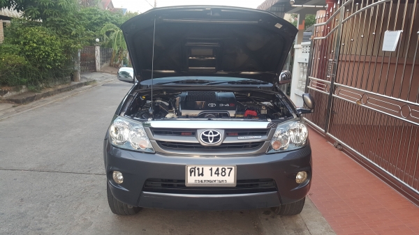 ขายโตโยต้าฟอจูนเนอร์เครื่อง ดีเซล 3000 v ออโต้โฟลวิล รุ่นท็อปสุดรถสวยไม่มีชน มือเดียวบป้ายแดง