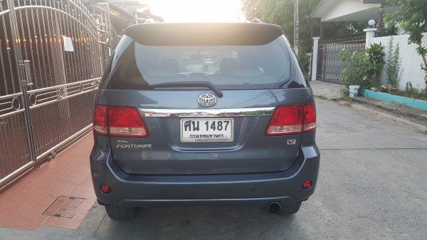 ขายโตโยต้าฟอจูนเนอร์เครื่อง ดีเซล 3000 v ออโต้โฟลวิล รุ่นท็อปสุดรถสวยไม่มีชน มือเดียวบป้ายแดง