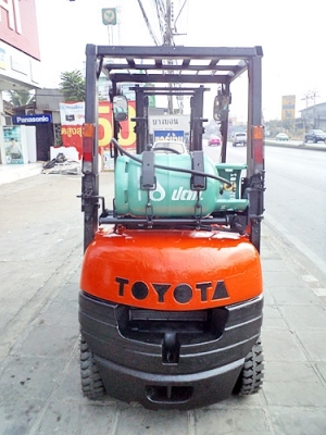 ขายรถยกโตโยต้า 1.5 ตัน รุ่น6 เครื่องเบนซิน (2ระบบ น้ำมัน-แก๊สนอก)  กระบอกคู่  เสาสูง 3 เมตร  ยางตันใหม่  พวงมาลัยเพาเว่อร์  นำเข้าจากญี่ปุ่น ใช้งานได้ทันที ราคา160000