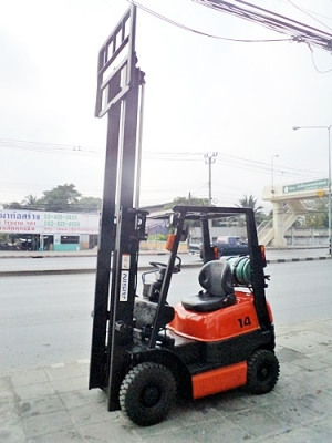 ขายรถยกโตโยต้า 1.5 ตัน รุ่น6 เครื่องเบนซิน (2ระบบ น้ำมัน-แก๊สนอก)  กระบอกคู่  เสาสูง 3 เมตร  ยางตันใหม่  พวงมาลัยเพาเว่อร์  นำเข้าจากญี่ปุ่น ใช้งานได้ทันที ราคา160000