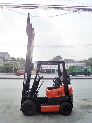 ขายรถยกโตโยต้า 1.5 ตัน รุ่น6 เครื่องเบนซิน (2ระบบ น้ำมัน-แก๊สนอก)  กระบอกคู่  เสาสูง 3 เมตร  ยางตันใหม่  พวงมาลัยเพาเว่อร์  นำเข้าจากญี่ปุ่น ใช้งานได้ทันที ราคา160000