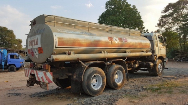 ขายรถ10ล้อ2เพลา น้ำ น้ำมันHINO 3M240 ช่วงล่างดี สภาพสวยเดิม แชชซีสวยเดิมสีเดิม หัวเดิมบาง เครื่องแน่นมีระบบลากลูก สภาพพร้อมใช้งาน เอกสารเล่มทะเบียนครบ