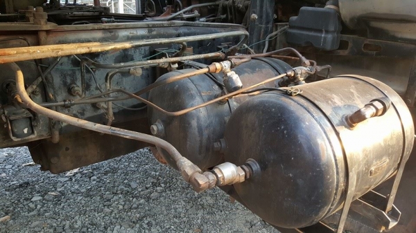 ขายรถ10ล้อ2เพลา น้ำ น้ำมันHINO 3M240 ช่วงล่างดี สภาพสวยเดิม แชชซีสวยเดิมสีเดิม หัวเดิมบาง เครื่องแน่นมีระบบลากลูก สภาพพร้อมใช้งาน เอกสารเล่มทะเบียนครบ