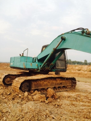 ขายแบ็คโค โกเบล200 มาร์คทรีไฟฟ้าครบ ช่วงล่างใหม่ ไฟฟ้าครบทำงานเร็ว เอกสารใบอินวอยซ์ เครื่องเดิมปั๊มแห้ง