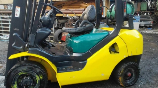 ขายรถโฟลคลิฟต์ 2.5ตัน FGรุ่น16 เปลี่ยนยางใหม่ให้