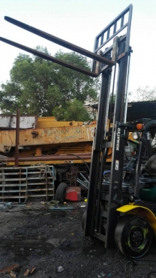 ขายรถโฟลคลิฟต์ 2.5ตัน FGรุ่น16 เปลี่ยนยางใหม่ให้