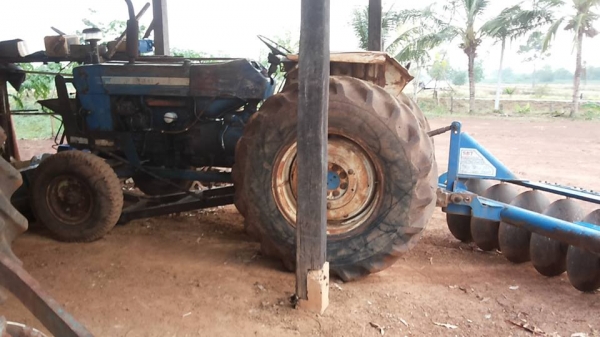 **285,000 บ.ต่อรอง/// รถไถ FORD 6600 T5 ตัวเต็ม เสื้อเรียบ เพลาเดียว พร้อมดันหน้าCMT+ผาน6SBT ตามสภาพพร้อมใช้ สัญญาซื้้อขาย **ขาย FORD 6600 T5 รถไถเพลาเดียว ยอดนิยม สภาพดี พร้อมใช้งาน TRACTOR FORD 6600 T5 เสื้อเรียบ ตัวเต็ม ไอดีกลม ปั้มกลม เครื่องเดิม ปั้ม