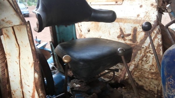 **285,000 บ.ต่อรอง/// รถไถ FORD 6600 T5 ตัวเต็ม เสื้อเรียบ เพลาเดียว พร้อมดันหน้าCMT+ผาน6SBT ตามสภาพพร้อมใช้ สัญญาซื้้อขาย **ขาย FORD 6600 T5 รถไถเพลาเดียว ยอดนิยม สภาพดี พร้อมใช้งาน TRACTOR FORD 6600 T5 เสื้อเรียบ ตัวเต็ม ไอดีกลม ปั้มกลม เครื่องเดิม ปั้ม