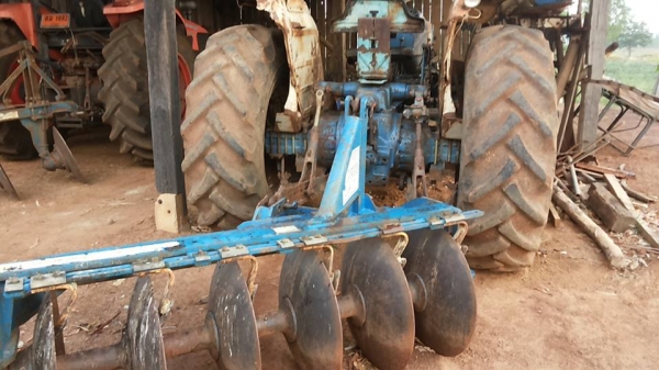 **285,000 บ.ต่อรอง/// รถไถ FORD 6600 T5 ตัวเต็ม เสื้อเรียบ เพลาเดียว พร้อมดันหน้าCMT+ผาน6SBT ตามสภาพพร้อมใช้ สัญญาซื้้อขาย **ขาย FORD 6600 T5 รถไถเพลาเดียว ยอดนิยม สภาพดี พร้อมใช้งาน TRACTOR FORD 6600 T5 เสื้อเรียบ ตัวเต็ม ไอดีกลม ปั้มกลม เครื่องเดิม ปั้ม