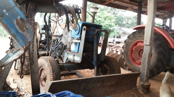 **285,000 บ.ต่อรอง/// รถไถ FORD 6600 T5 ตัวเต็ม เสื้อเรียบ เพลาเดียว พร้อมดันหน้าCMT+ผาน6SBT ตามสภาพพร้อมใช้ สัญญาซื้้อขาย **ขาย FORD 6600 T5 รถไถเพลาเดียว ยอดนิยม สภาพดี พร้อมใช้งาน TRACTOR FORD 6600 T5 เสื้อเรียบ ตัวเต็ม ไอดีกลม ปั้มกลม เครื่องเดิม ปั้ม