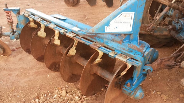 **285,000 บ.ต่อรอง/// รถไถ FORD 6600 T5 ตัวเต็ม เสื้อเรียบ เพลาเดียว พร้อมดันหน้าCMT+ผาน6SBT ตามสภาพพร้อมใช้ สัญญาซื้้อขาย **ขาย FORD 6600 T5 รถไถเพลาเดียว ยอดนิยม สภาพดี พร้อมใช้งาน TRACTOR FORD 6600 T5 เสื้อเรียบ ตัวเต็ม ไอดีกลม ปั้มกลม เครื่องเดิม ปั้ม