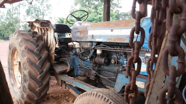 **285,000 บ.ต่อรอง/// รถไถ FORD 6600 T5 ตัวเต็ม เสื้อเรียบ เพลาเดียว พร้อมดันหน้าCMT+ผาน6SBT ตามสภาพพร้อมใช้ สัญญาซื้้อขาย **ขาย FORD 6600 T5 รถไถเพลาเดียว ยอดนิยม สภาพดี พร้อมใช้งาน TRACTOR FORD 6600 T5 เสื้อเรียบ ตัวเต็ม ไอดีกลม ปั้มกลม เครื่องเดิม ปั้ม