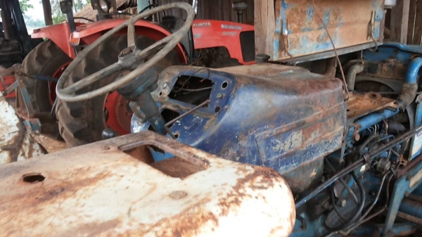 **285,000 บ.ต่อรอง/// รถไถ FORD 6600 T5 ตัวเต็ม เสื้อเรียบ เพลาเดียว พร้อมดันหน้าCMT+ผาน6SBT ตามสภาพพร้อมใช้ สัญญาซื้้อขาย **ขาย FORD 6600 T5 รถไถเพลาเดียว ยอดนิยม สภาพดี พร้อมใช้งาน TRACTOR FORD 6600 T5 เสื้อเรียบ ตัวเต็ม ไอดีกลม ปั้มกลม เครื่องเดิม ปั้ม