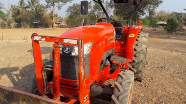 ขายรถไถคูโบต้าL4708ใบมีดผาล6พร้อมใช้ครับ