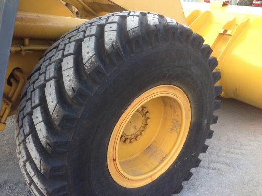 KOMATSU WA300-1 ซีเรียลสูง 30,000 กว่า ญี่ปุ่นแท้ สภาพสวย ยางสวย 90\% โทร.090-986-2521 อ๊อบ