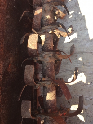 ** ราคา 39,500 ** โรตารี่ ตราช้าง ขนาด 2.20 เมตร สภาพใบ 90\% สำหรับงานหนัก ..ฝาหลังไม่สวยจุดเดียวครับ..โทร (062)387-4789