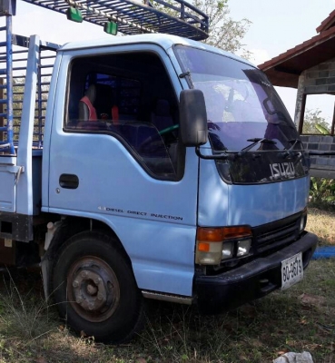 หกล้อ อีซุซุ NPR120ปี40 ยาว 4.30ม รถห้างสภาพดีพร้อมใช้ เล่มทะเบียนพร้อมโอน