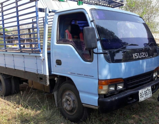 หกล้อ อีซุซุ NPR120ปี40 ยาว 4.30ม รถห้างสภาพดีพร้อมใช้ เล่มทะเบียนพร้อมโอน