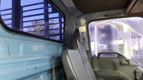 หกล้อ อีซุซุ NPR120ปี40 ยาว 4.30ม รถห้างสภาพดีพร้อมใช้ เล่มทะเบียนพร้อมโอน