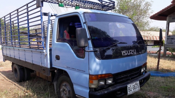 หกล้อ อีซุซุ NPR120ปี40 ยาว 4.30ม รถห้างสภาพดีพร้อมใช้ เล่มทะเบียนพร้อมโอน