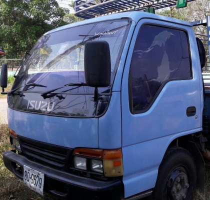 หกล้อ อีซุซุ NPR120ปี40 ยาว 4.30ม รถห้างสภาพดีพร้อมใช้ เล่มทะเบียนพร้อมโอน