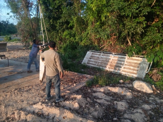 ขายฝาข้างรั้วรถ 6 ล้อดัมพ์ใส่กับ อีซูซุ FTR 200 แผงกั้นด้านในเป็นเหล็กแสตนเลส ราคา 18000