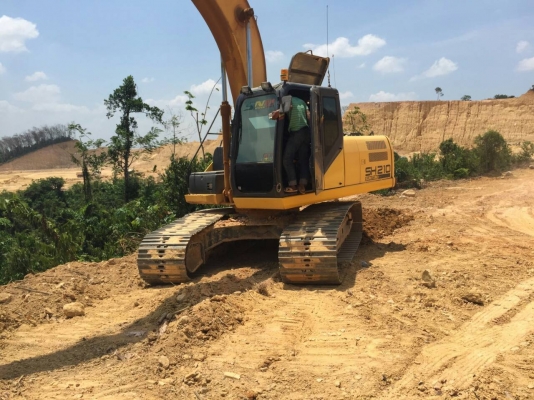 ขายรถแบคโฮ SUMITOMO SH210 เอกสารเล่มทะเบียน 4000 ชม.ราคา 1900000