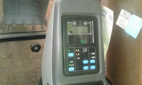 ขายรถแบคโฮ KOMATSU PC200-8 เอกสารเล่มทะเบียน 11000 ชม.ราคา 1700000