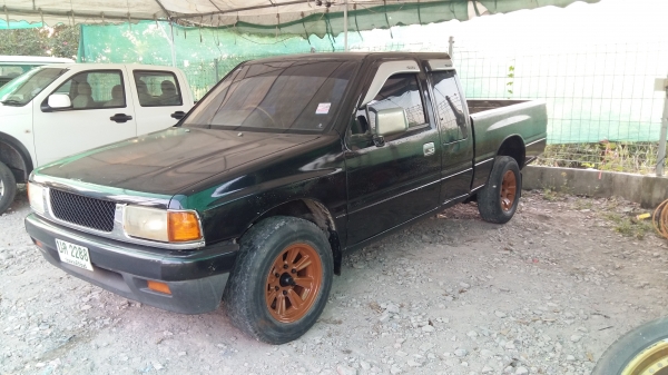 ขายด่วนครับ ISUZU 2500 มังกรทอง 90 แค็บ ปี33 คอนโชนภายในสวย ครับ สีไม่สวยครับ