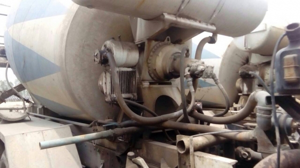 ขายด่วนรถโม่ NISSA CW430H โม่ตรงหกคิว เครื่อง230แรงสภาพพร้อมใช้งาน  เอกสารเล่มทะเบียนพร้อมโอน