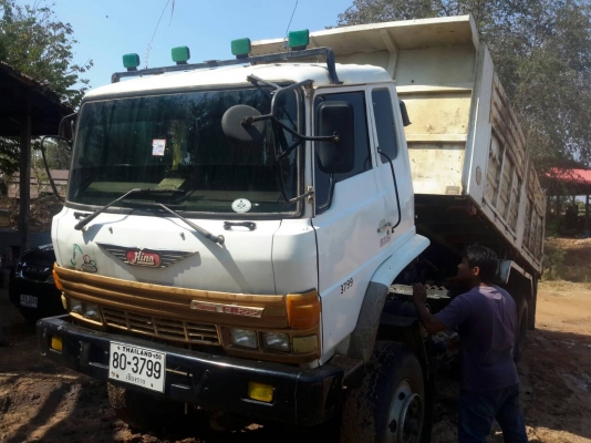 ขายด่วน HINO SUMO 227  สภาพสวยพร้อมใช้งาน เครื่องแน่นดี เกียร์3M คานหน้า ZM ชโลร์เดิม คัชชีสวย กระบะสามมิตร เอกสสรเล่มทะเบียนพร้อมโอน