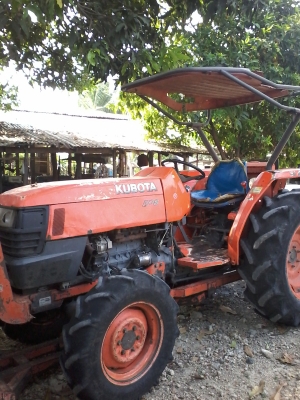 ขายKUBOTA45แรงสภาพแห้งๆ พร้อมใบมีดและผานหกครับ ด่วนครับ