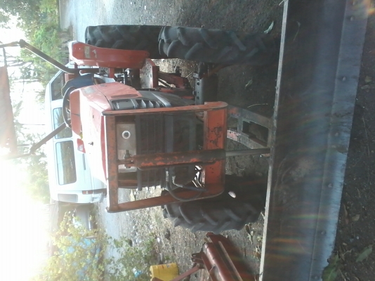 ขายKUBOTA45แรงสภาพแห้งๆ พร้อมใบมีดและผานหกครับ ด่วนครับ