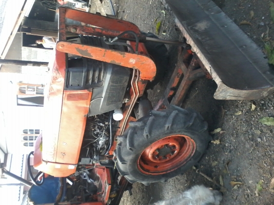 ขายKUBOTA45แรงสภาพแห้งๆ พร้อมใบมีดและผานหกครับ ด่วนครับ