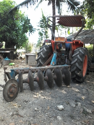ขายKUBOTA45แรงสภาพแห้งๆ พร้อมใบมีดและผานหกครับ ด่วนครับ