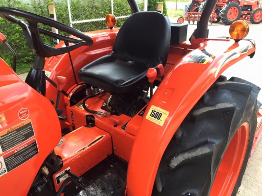 ขายรถไถ Kubota L3608(4WD) พร้อมใบมีดและเครื่องตัดหญ้าLCSใหม่ รถสวยพร้อมใช้งาน ขายรถไถ Kubota L3608(4WD) พร้อมใบมีดและเครื่องตัดหญ้าLCSใหม่ รถสวยพร้อมใช้งาน