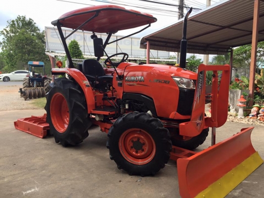 ขายรถไถ Kubota L3608(4WD) พร้อมใบมีดและเครื่องตัดหญ้าLCSใหม่ รถสวยพร้อมใช้งาน