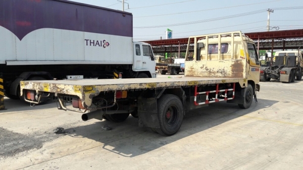 6 ล้อ HINO  พื้นเรียบ รุ่นรถFC2W  120 แรงม้า   กระบะยาว ยาว5.50 เมตร