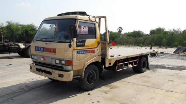 6 ล้อ HINO  พื้นเรียบ รุ่นรถFC2W  120 แรงม้า   กระบะยาว ยาว5.50 เมตร