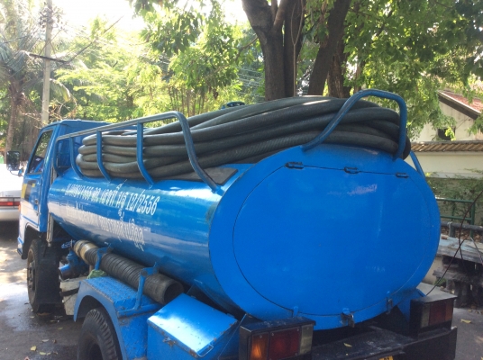 ขายรถสูบส้วม isuzu nkr 110 แรง โทร.085-0987750