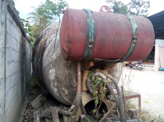 โม่ปูนมี 2ลูก  3คิวและ5คิว  พร้อมใช้งาน...