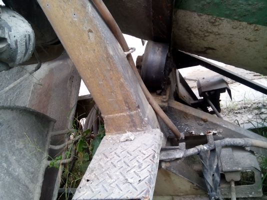 ปิดการขายคับ ขอบคุณนายหัวจาก จ.สุราฏธานีคับโม่ปูนมี 2ลูก  3คิวและ5คิว  พร้อมใช้งาน...