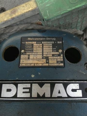 รอกไฟฟ้า DEMAG 250 kg