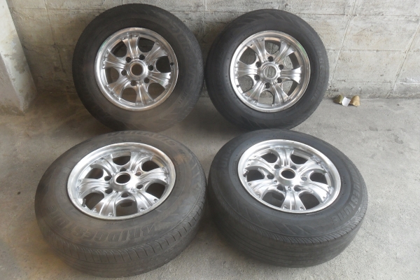ล้อแม็ก15นิ้ว6รู พร้อมยาง สวยๆ 4 ล้อ ลดราคาเหลือ 5500 บาท